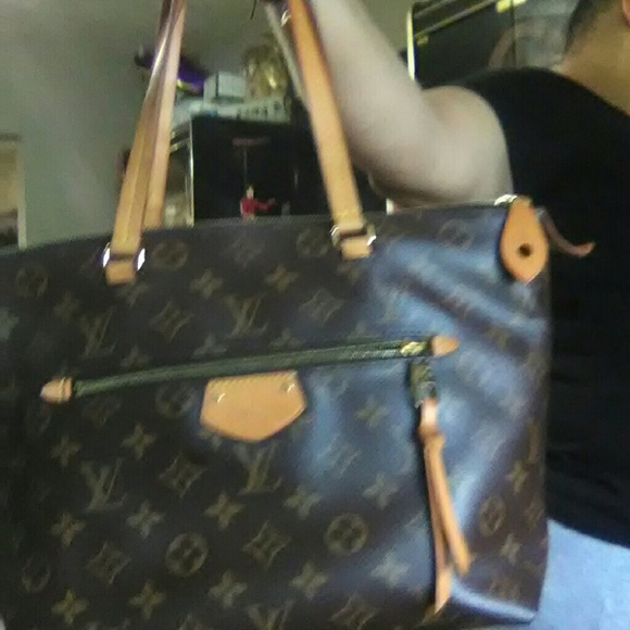Authentic Louis Vuitton lenea tote Sold Sold Sold - Picture 2 of 6